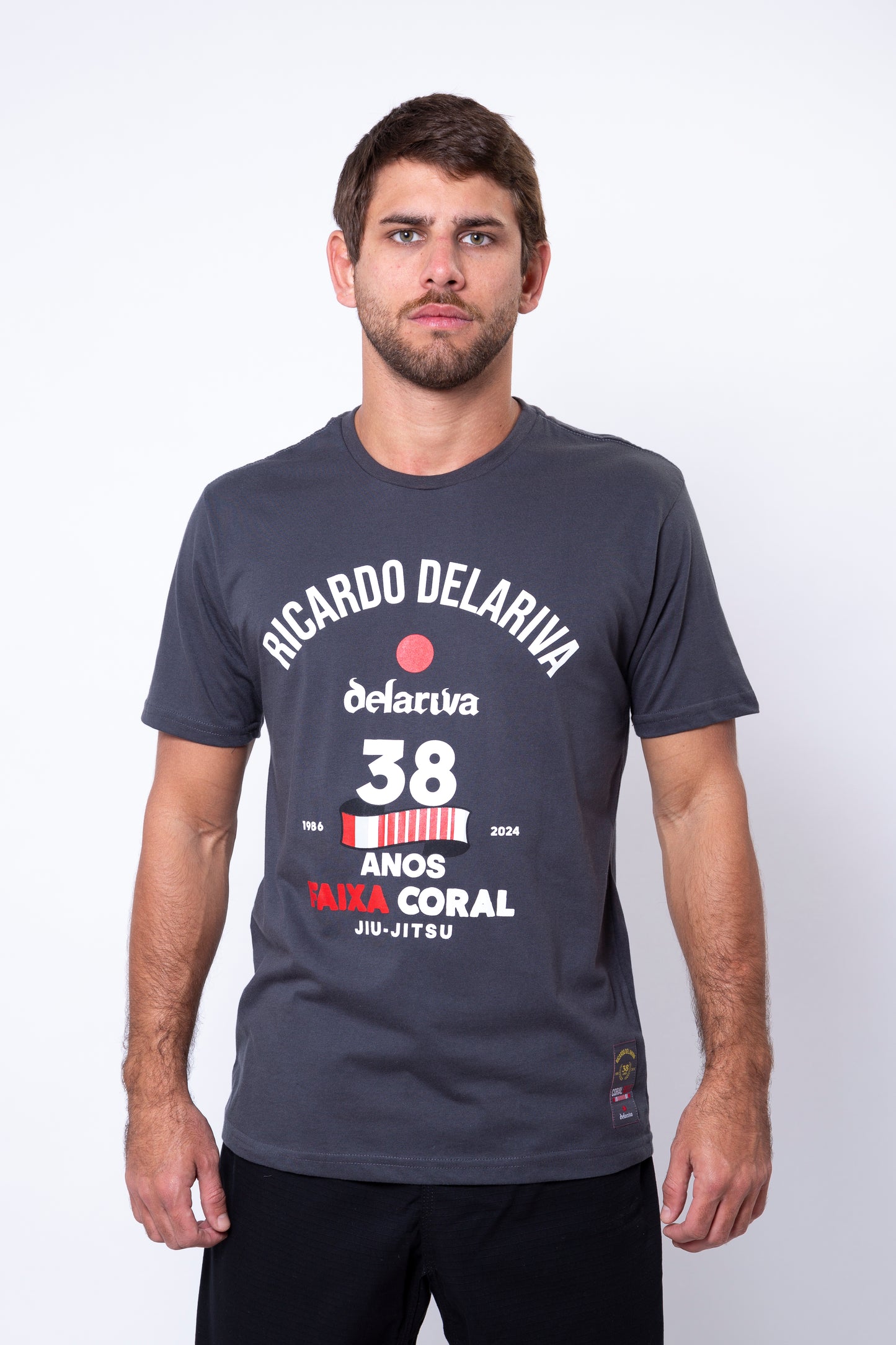 T-SHIRT FAIXA CORAL VERMELHA E BRANCA